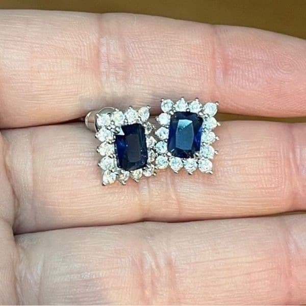 The Royal Blue Elegant stud earrings in 925 silver and cubic zirconia - Thumbnail 5