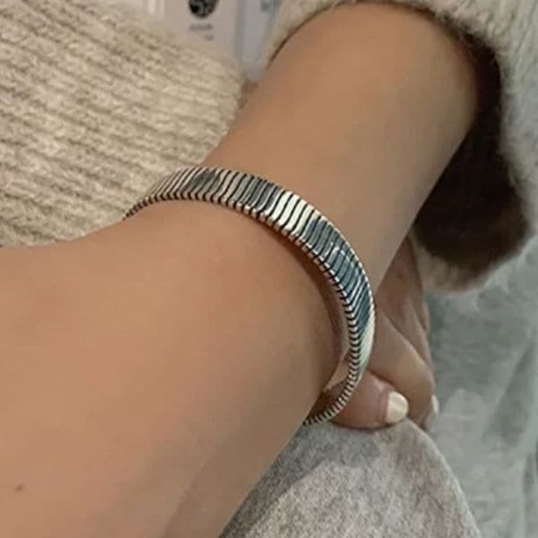 The Minimalist Cuff Bracelet in 925 open, adjustable unisex - Thumbnail 3