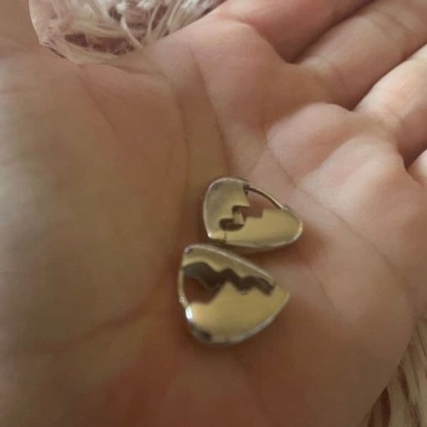 The Heart Chakra huggie earrings in 925 silver with yellow 14k plating - Thumbnail 7