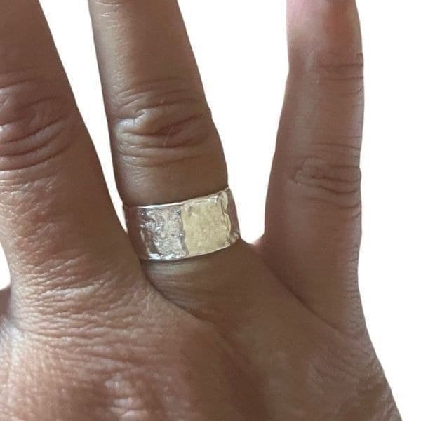 The Texture Band Ring in silver - Thumbnail 2