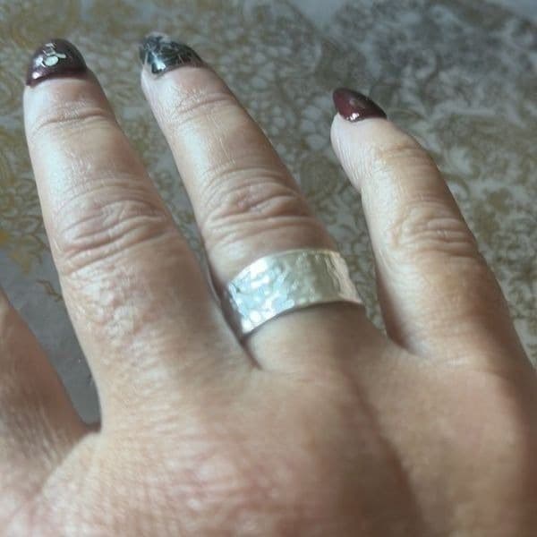 The Texture Band Ring in silver - Thumbnail 4