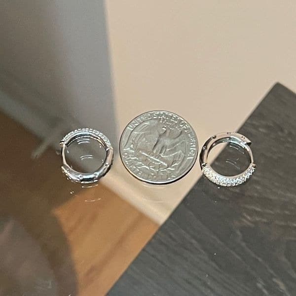 The Brilliance Mini Hoop Earrings in 925 and cubic zirconia - Thumbnail 4