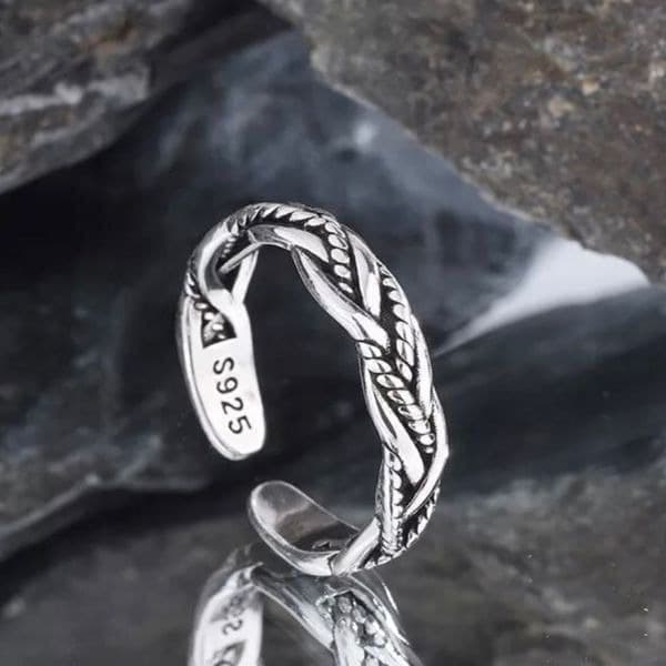 The Dainty Weave Ring in antiqued 925 silver - Thumbnail 5