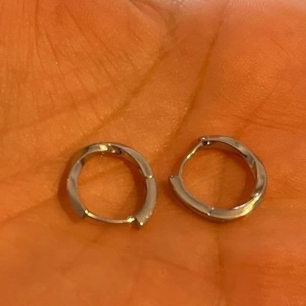 The Mini Abstract Hoop earring in 925 silver - Thumbnail 4