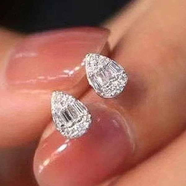 The Tiny Teardrop Stud earrings in 925 and brilliant cubic zirconia - Image 1