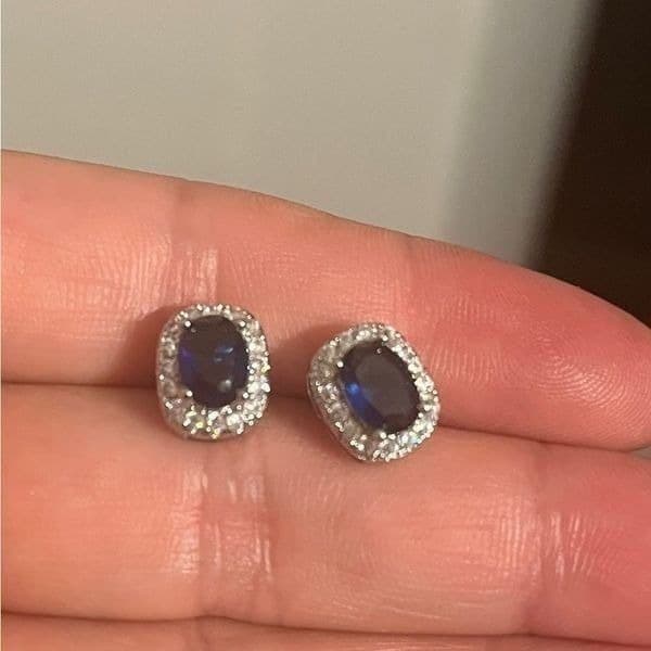 The Inheritance Sapphire Earrings in 925 and Cubic Zirconia - Thumbnail 5