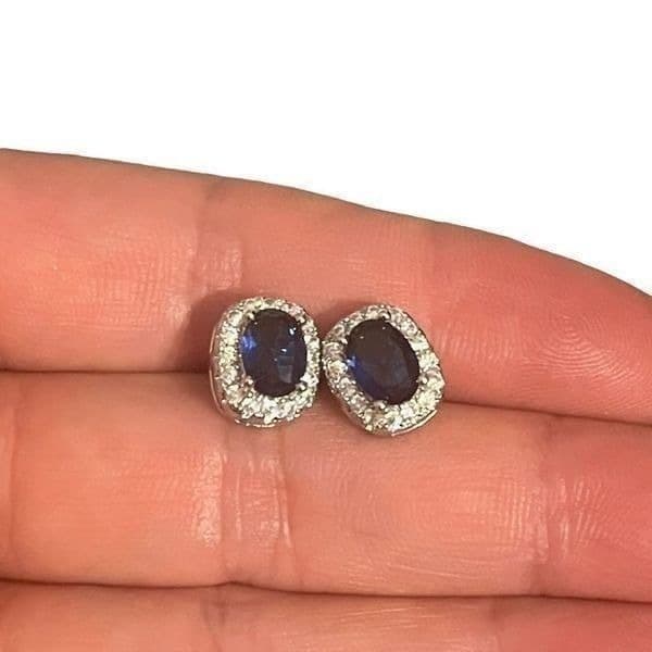 The Inheritance Sapphire Earrings in 925 and Cubic Zirconia - Thumbnail 4