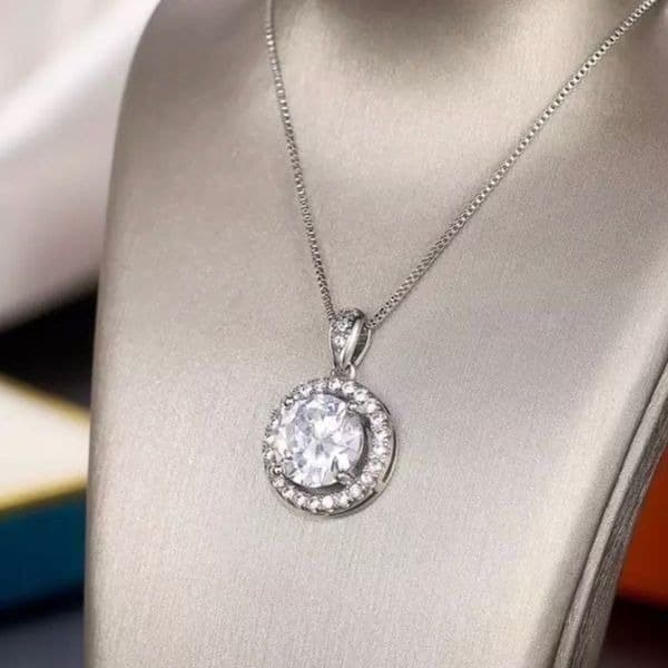 The Discus Pendant Necklace in 925 and cubic zirconia - Image 1