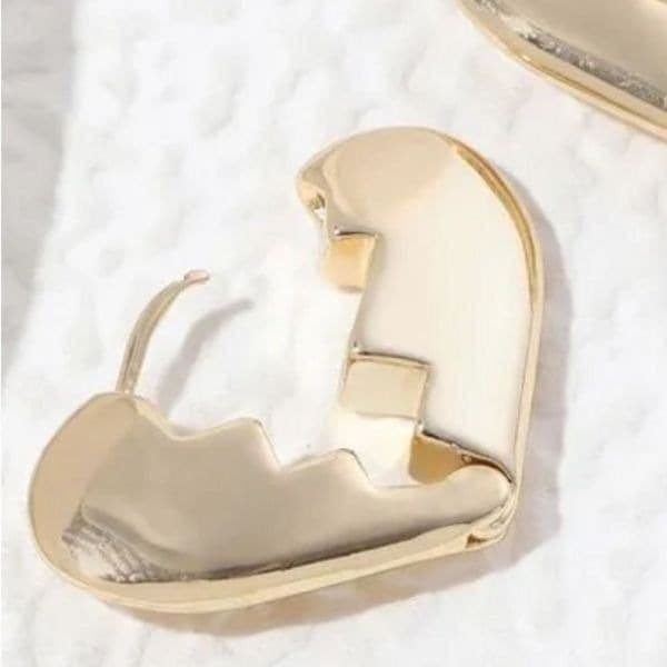 The Heart Chakra huggie earrings in 925 silver with yellow 14k plating - Thumbnail 5