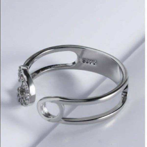 The Bling Safety Pin Ring luxury adjustable in 925 and cubic zirconia. - Thumbnail 7