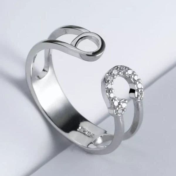The Bling Safety Pin Ring luxury adjustable in 925 and cubic zirconia. - Thumbnail 2