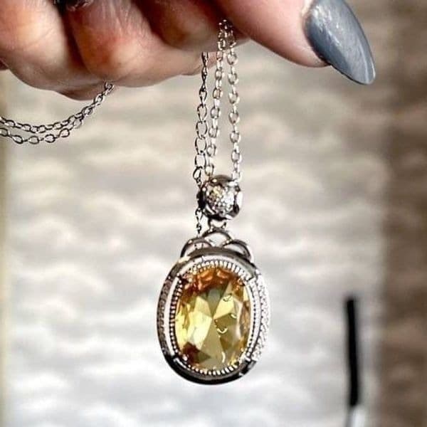 The Cassandra 925 necklace with yellow cubic zirconia pendant - Thumbnail 6