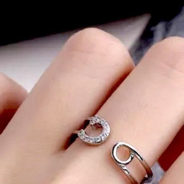 The Bling Safety Pin Ring luxury adjustable in 925 and cubic zirconia. - Thumbnail 3