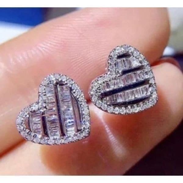 The Hearts Desire Heart Stud Earrings 925 & CZ - Thumbnail 6