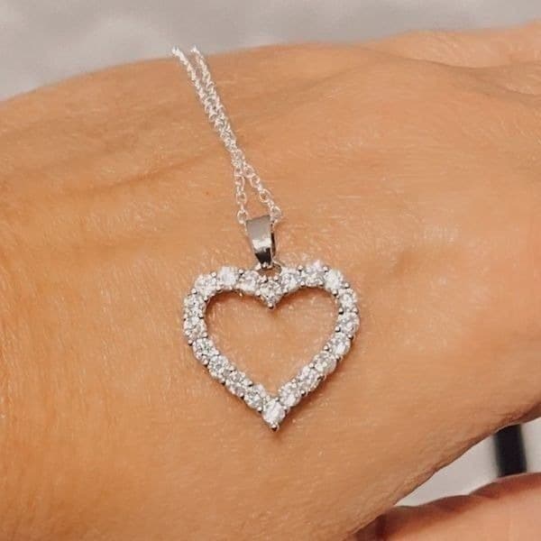 Last one! The Valentina Crystal heart and 925 pendant necklace - Thumbnail 4