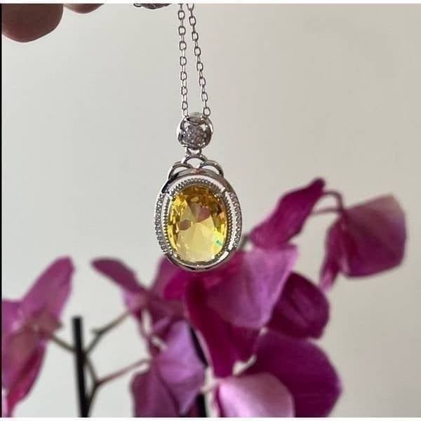 The Cassandra 925 necklace with yellow cubic zirconia pendant - Thumbnail 2