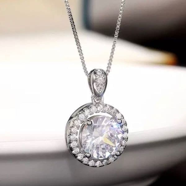 The Discus Pendant Necklace in 925 and cubic zirconia - Thumbnail 7
