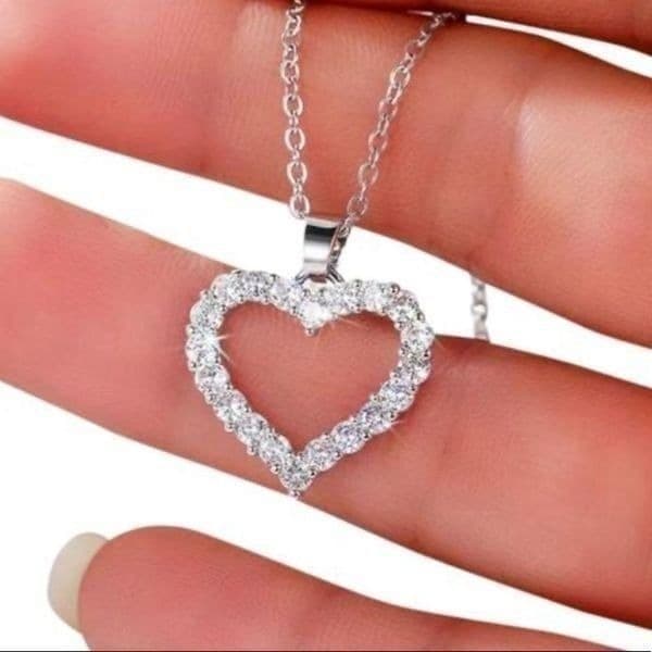 Last one! The Valentina Crystal heart and 925 pendant necklace - Thumbnail 3