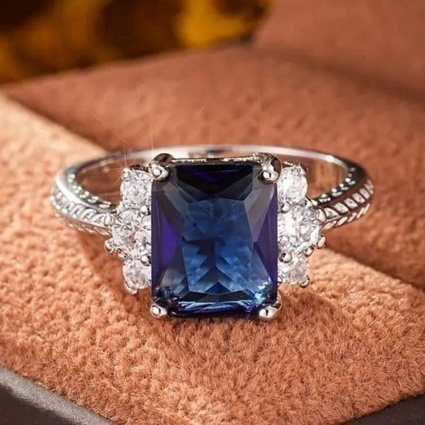 The Debutant In Blue cocktail ring in silver sz 6 - Thumbnail 3