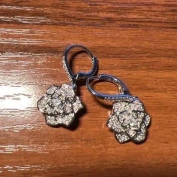 The Dramatic Drop Flower dangle earrings in 925 and cubic zirconia - Thumbnail 2