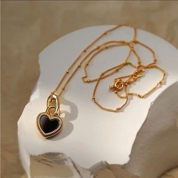 The Two Faced Heart Black/White Shell Pendant Necklace Gold over 925 - Thumbnail 2