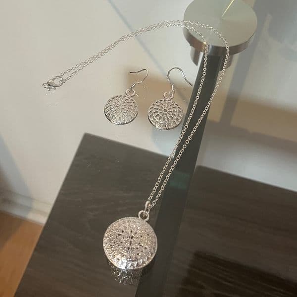 The Discus Filigree Earrings are Pendant Necklace Set in 925 silver - Thumbnail 3