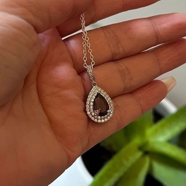 The Empress’ Purple Tear Drop pendant in 925 silver - Thumbnail 2