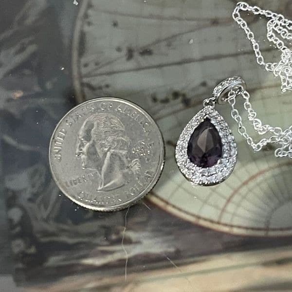 The Empress’ Purple Tear Drop pendant in 925 silver - Thumbnail 3