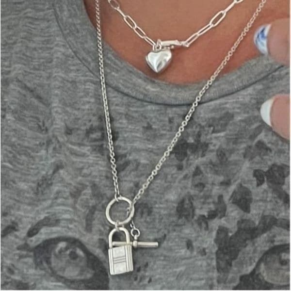 The Lock It Down Long silver necklace with lock and toggle closure - Thumbnail 7