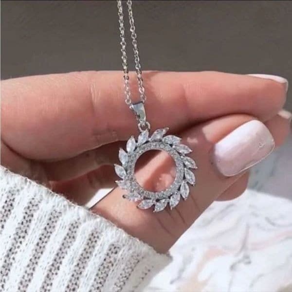 The Infinite Swirl Pendant Necklace in 925 silver and cubic zirconia - Thumbnail 9