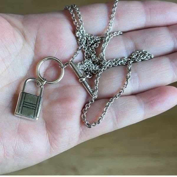 The Lock It Down Long silver necklace with lock and toggle closure - Thumbnail 9