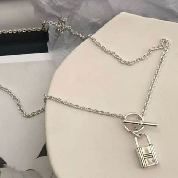 The Lock It Down Long silver necklace with lock and toggle closure - Thumbnail 3