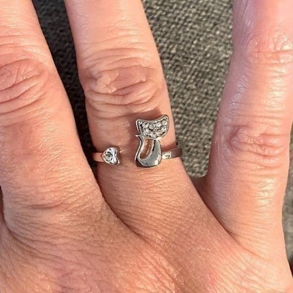 The Smitten Kitten Adjustable Ring in in 925 with cubic zirconia - Thumbnail 3