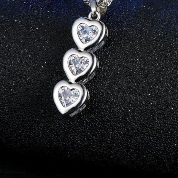 The Three of Hearts Pendant Necklace in 925 Silver - Thumbnail 3