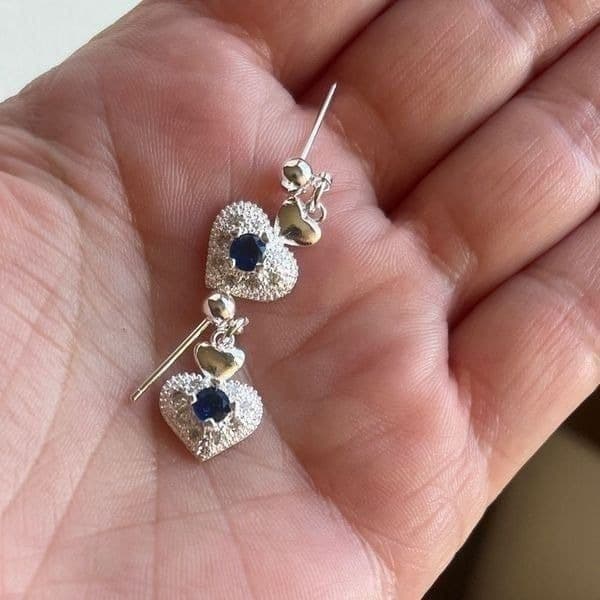 The Something Blue Heart drop earrings in sapphire and 925 - Thumbnail 7