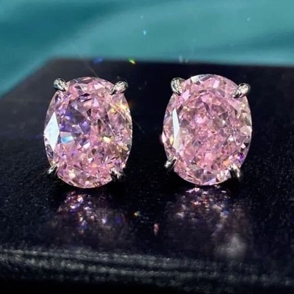 The Timeless Classic stud earrings in 925 and cubic zirconia - Thumbnail 7