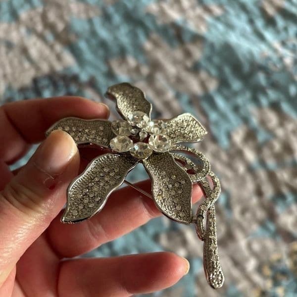 Vintage oversized flower broach, pin, hairpiece - Thumbnail 3