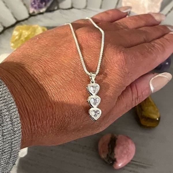 The Three of Hearts Pendant Necklace in 925 Silver - Thumbnail 5