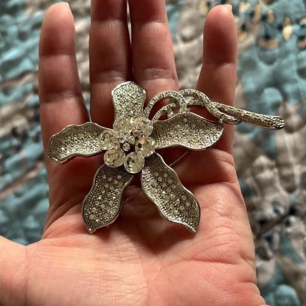 Vintage oversized flower broach, pin, hairpiece - Thumbnail 4