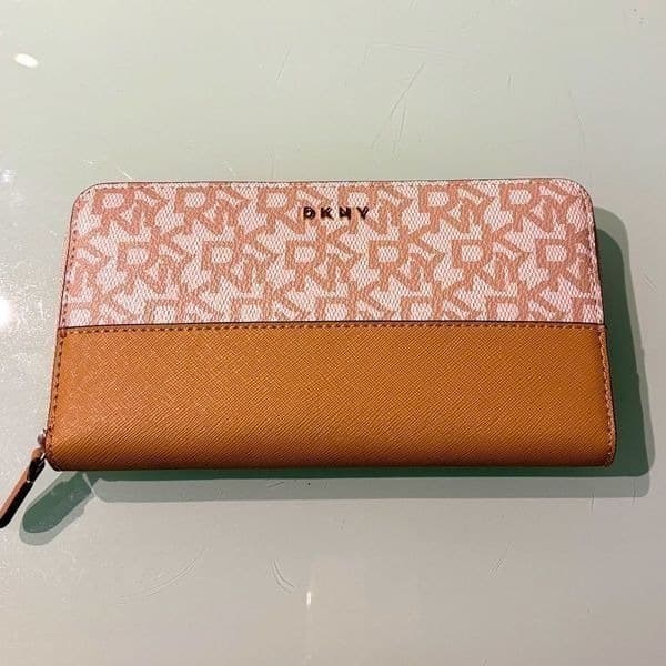 DKNY wallet brand new. - Image 1