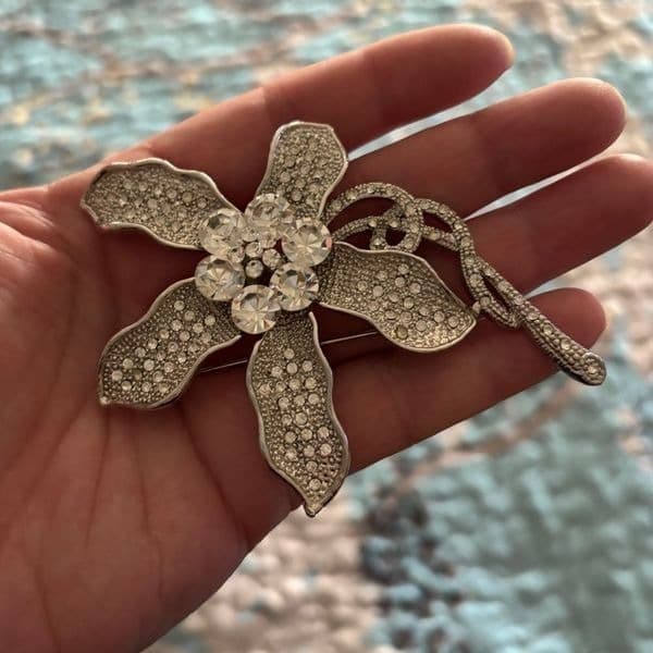 Vintage oversized flower broach, pin, hairpiece - Thumbnail 9