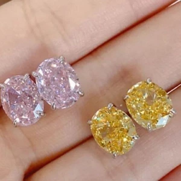 The Timeless Classic stud earrings in 925 and cubic zirconia - Thumbnail 6