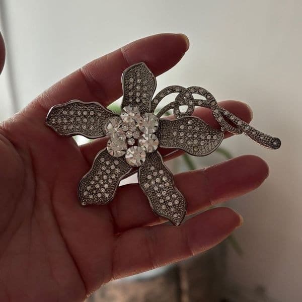 Vintage oversized flower broach, pin, hairpiece - Thumbnail 8