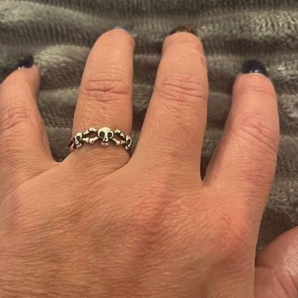 The Dainty Skulls Ring in antiqued silver 925 - Thumbnail 2