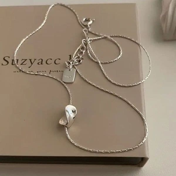 The Inverted Bean charm necklace in 925 silver. - Thumbnail 4