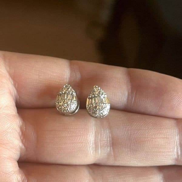 The Tiny Teardrop Stud earrings in 925 and brilliant cubic zirconia - Thumbnail 5
