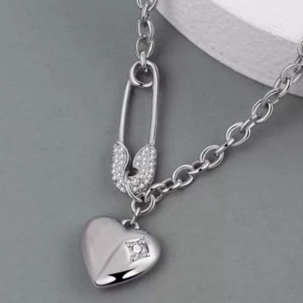 The Pinned Heart Statement necklace in silver - Thumbnail 3