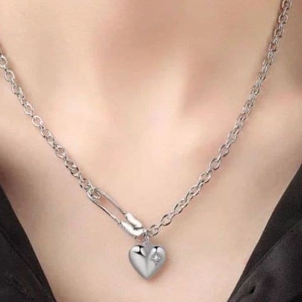 The Pinned Heart Statement necklace in silver - Thumbnail 4