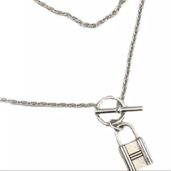 The Lock It Down Long silver necklace with lock and toggle closure - Thumbnail 7