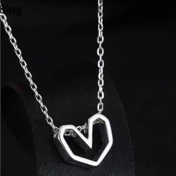 The Dainty Geo Heart pendant necklace in 925 silver - Image 1